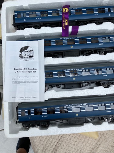 Model railways trains - trains, o