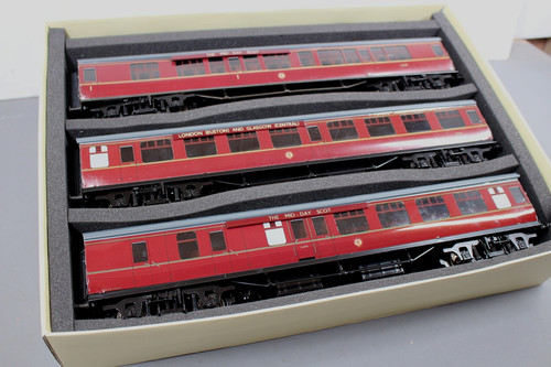 Ace trains c13 - trains, maroon